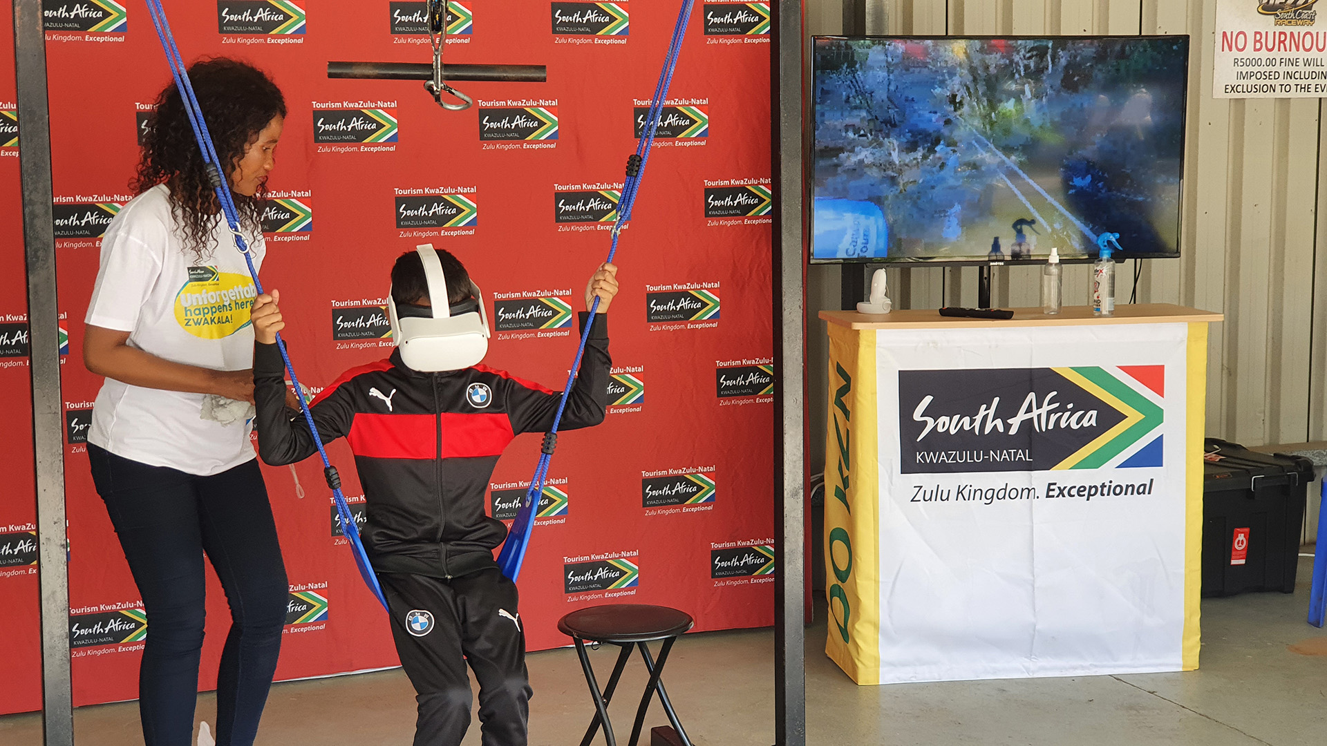 virtual-reality-tourism-zipline.jpg